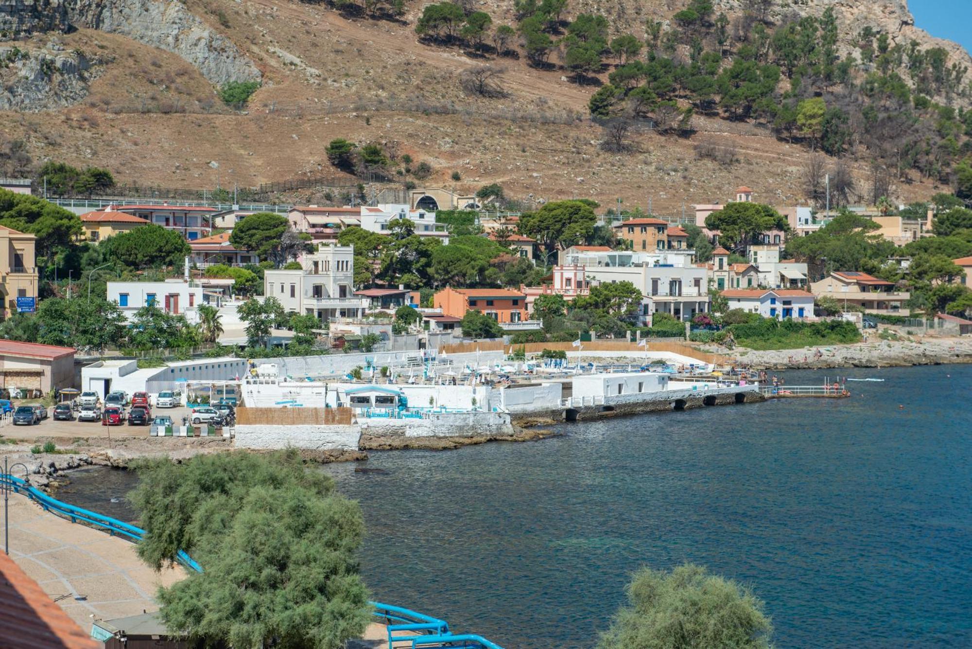 Palermo Mare Holidays Sferracavallo Eksteriør billede