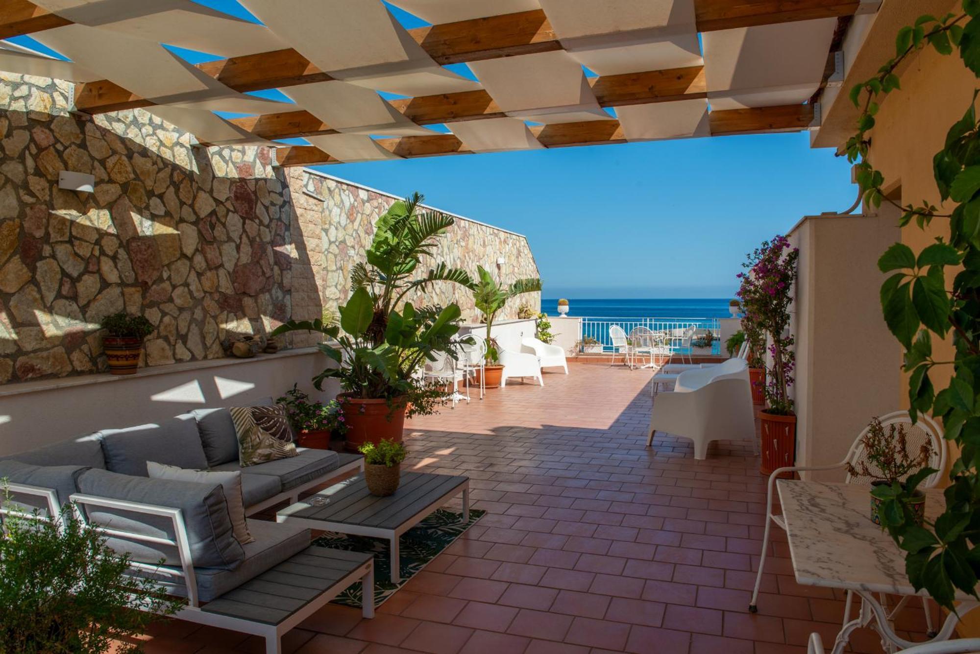 Palermo Mare Holidays Sferracavallo Eksteriør billede
