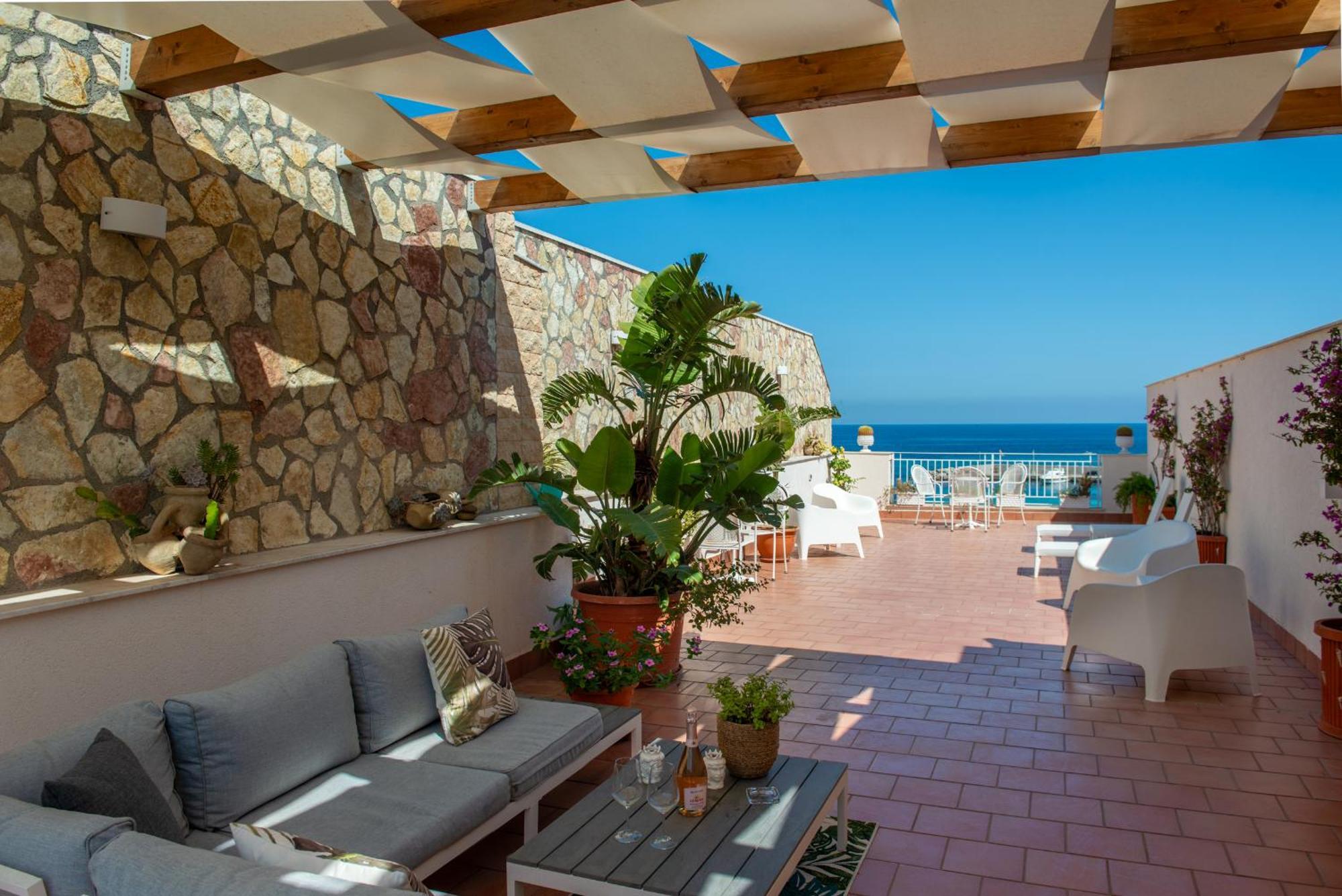 Palermo Mare Holidays Sferracavallo Eksteriør billede