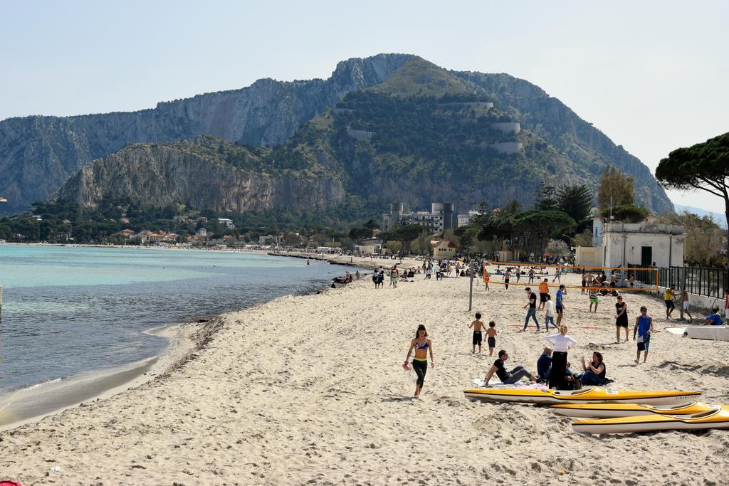 Palermo Mare Holidays Sferracavallo Eksteriør billede